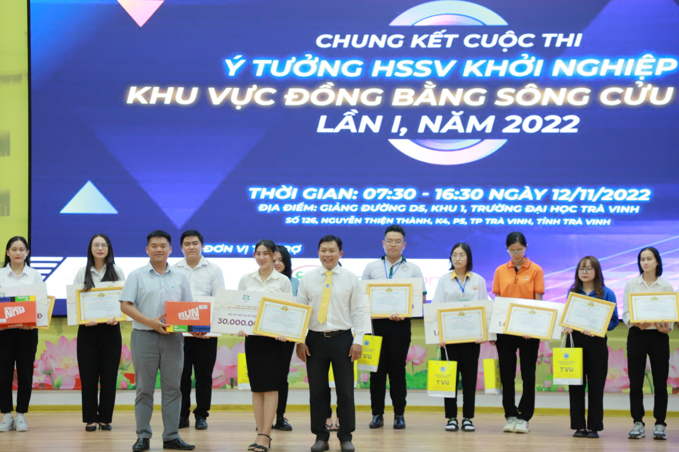 Xuất sắc vượt qua 17 dự án tham gia cuộc thi, Dự án Cá cơm xanh của Trường Đại học Kiên Giang đạt giải Nhất.