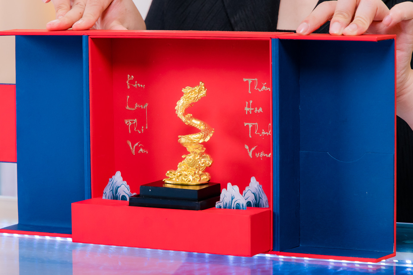 Sản phẩm vàng theo con giáp của năm hay các đồng vàng 999.9 ép vỉ từ 1- 5 chỉ hút khách.