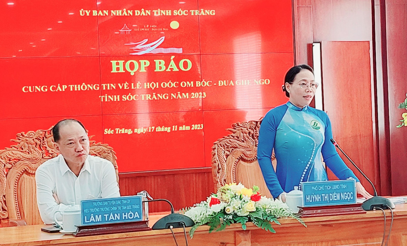 Bà Huỳnh Thị Diễm Ngọc - Phó Chủ tịch UBND tỉnh Sóc Trăng phát biểu tại buổi họp báo.