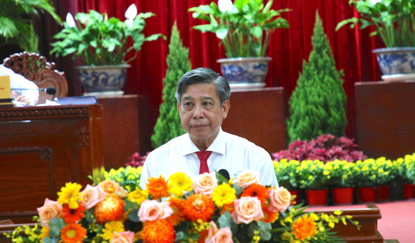 Phó Bí thư Thường trực Thành ủy, Chủ tịch HĐND TP. Cần Thơ - Đồng Văn Thanh phát biểu tổng kết kỳ họp đầu tiên của HĐND sau hợp nhất.