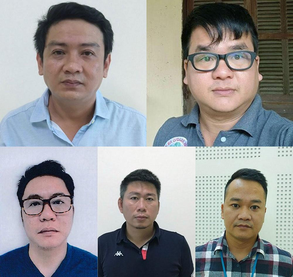 Trương Châu Hữu Danh cùng thành viên nhóm "Báo sạch". Ảnh CA.