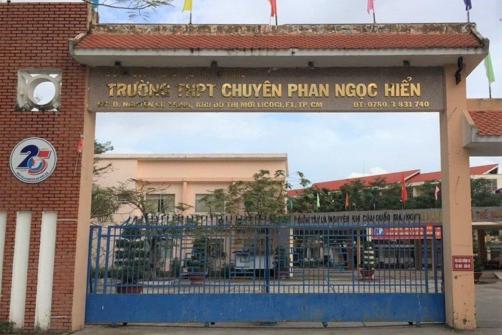 Trường THPT chuyên Phan Ngọc Hiển Trường THPT chuyên Phan Ngọc Hiển