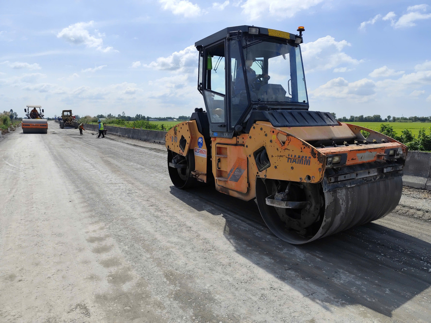 Nhà thầu đã huy động 17 mũi thi công, đẩy nhanh tiến độ.