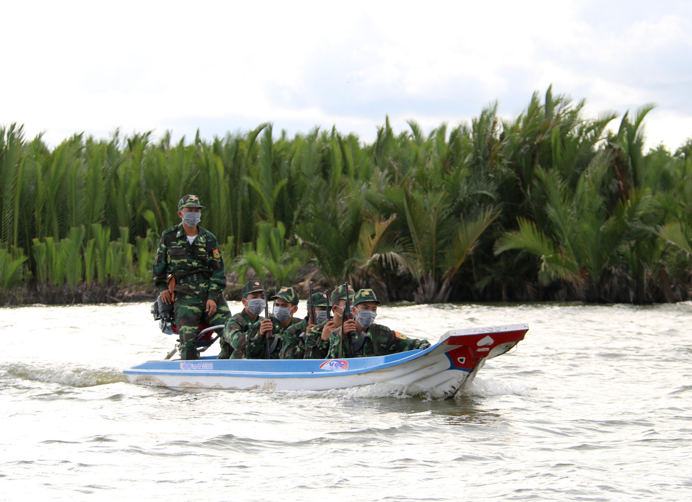Lực lượng biên phòng siết chặt tuyến biên giới.- Ảnh Nhật Huy. Lực lượng biên phòng siết chặt tuyến biên giới.- Ảnh Nhật Huy.