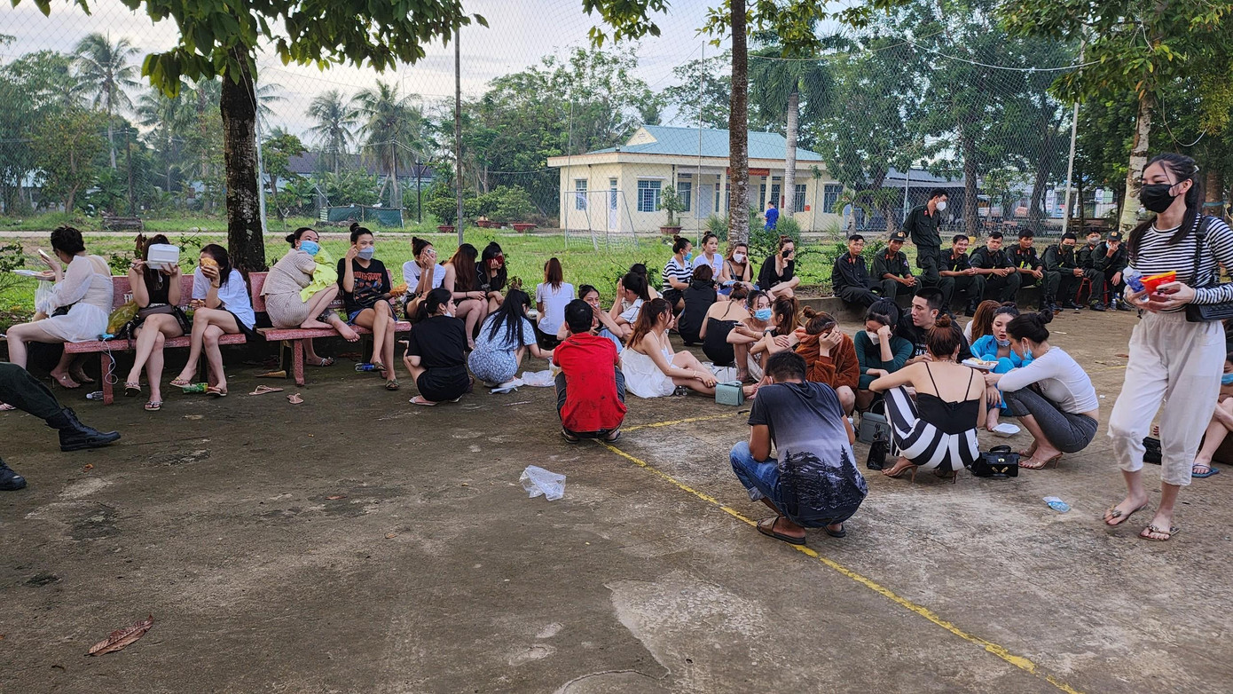 Hơn 100 người dương tính với ma tuý.