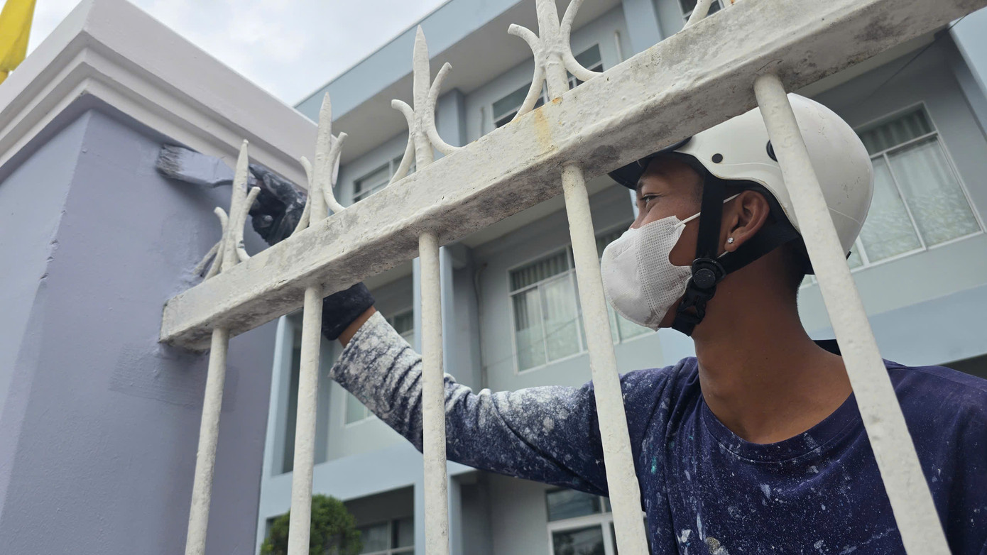 Trụ sở các xã, phường ở Cần Thơ, Hậu Giang, Sóc Trăng gấp rút lắp đặt bảng tên đơn vị hành chính mới. Ảnh: Nhật Huy Trụ sở các xã, phường ở Cần Thơ, Hậu Giang, Sóc Trăng gấp rút lắp đặt bảng tên đơn vị hành chính mới. Ảnh: Nhật Huy