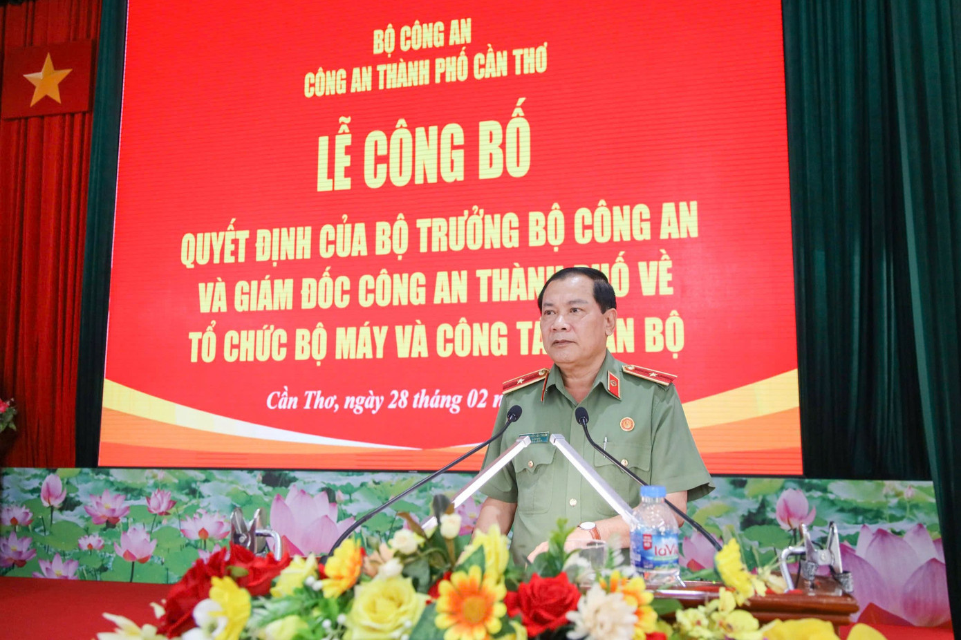 Thiếu tướng Nguyễn Văn Thuận, Giám đốc Công an TP. Cần Thơ phát biểu tại lễ công bố.