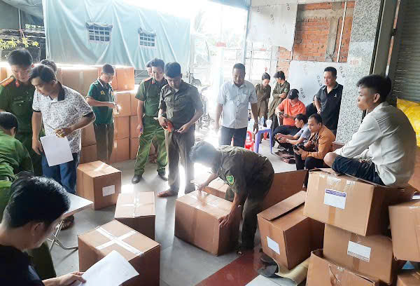 Toàn bộ số hàng không có giấy tờ hợp pháp, không rõ nguồn gốc xuất xứ.