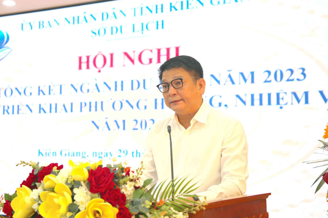 Ông Bùi Quốc Thái - Giám đốc Sở Du lịch Kiên Giang - phát biểu tại hội nghị. Ông Bùi Quốc Thái - Giám đốc Sở Du lịch Kiên Giang - phát biểu tại hội nghị.