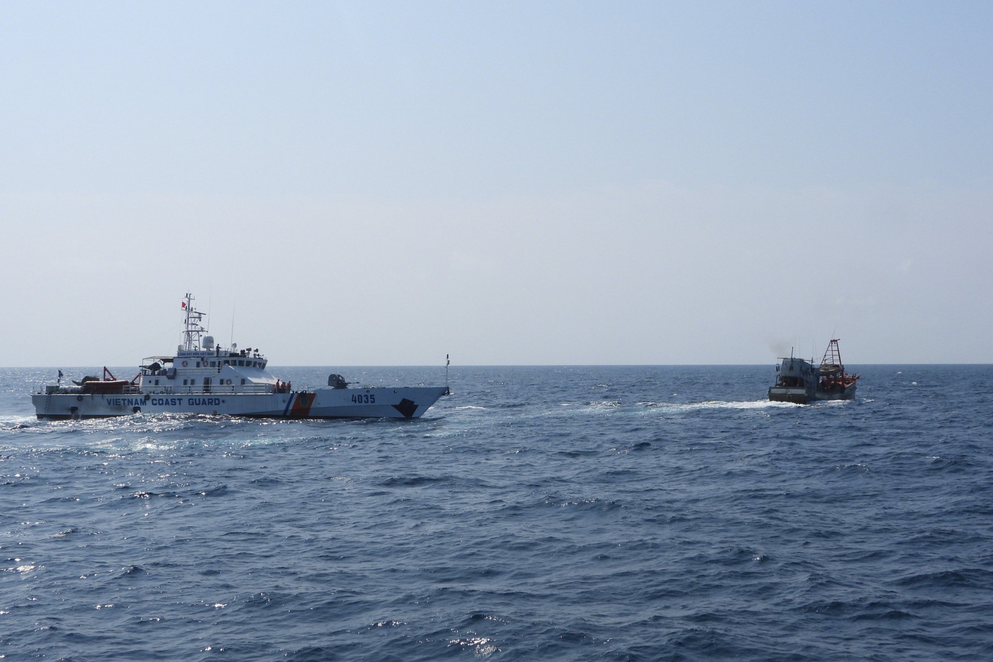 Lực lượng Cảnh sát biển tuần tra, kiểm soát trên khu vực biển Tây Nam. Lực lượng Cảnh sát biển tuần tra, kiểm soát trên khu vực biển Tây Nam.