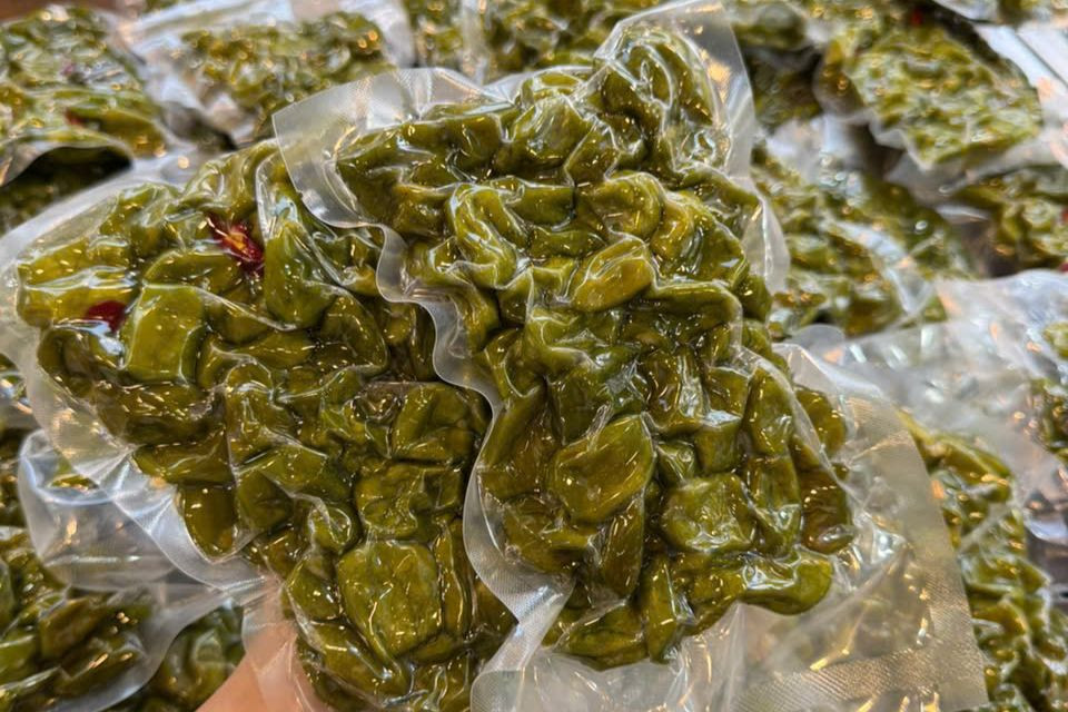 Sản phẩm cà na tách hạt.