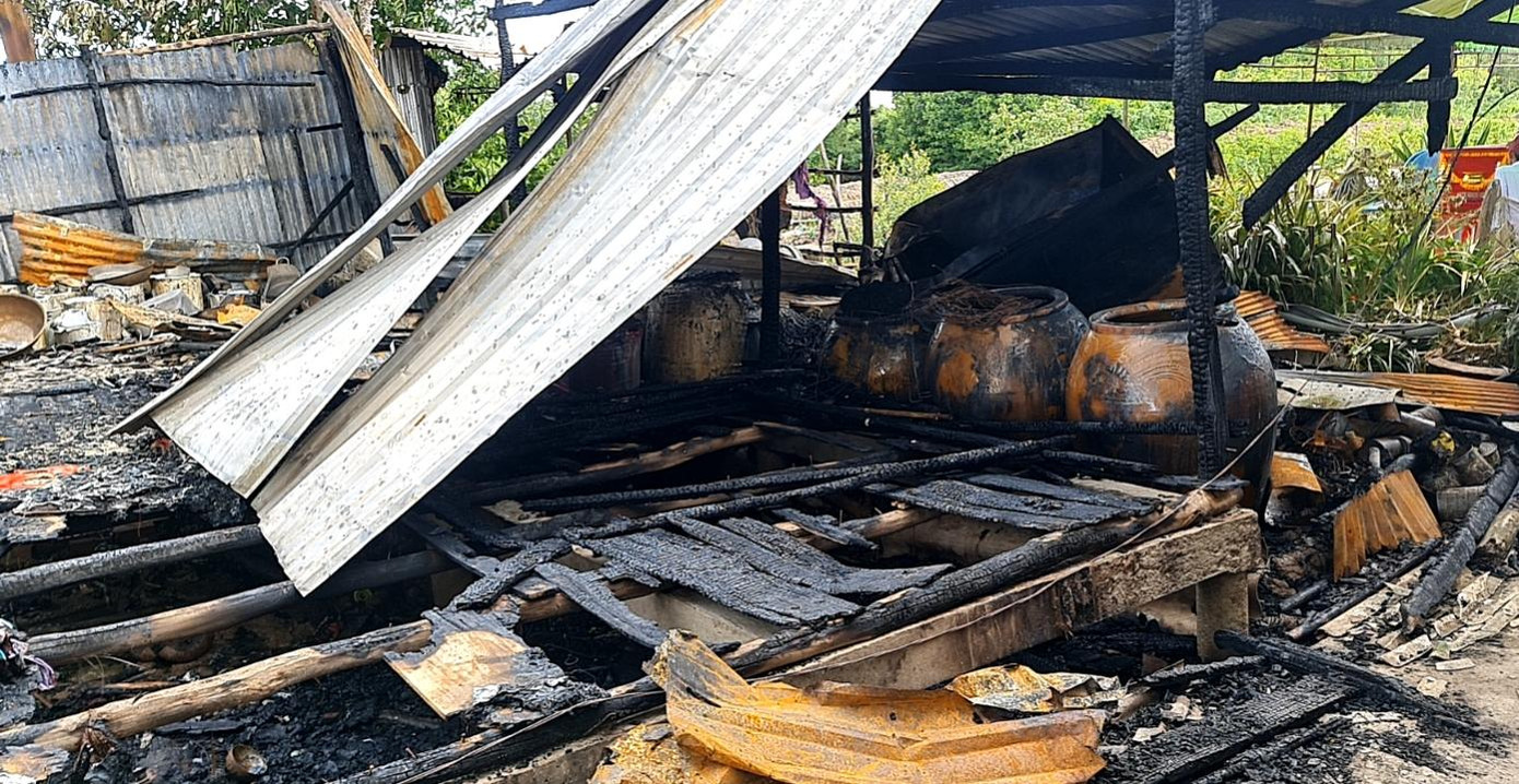 Vụ cháy khiến căn nhà ông H. bị thiêu rụi hoàn toàn.