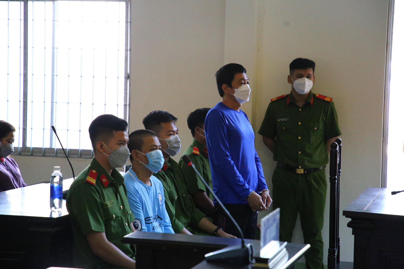 Các bị cáo tại phiên toà. Các bị cáo tại phiên toà.