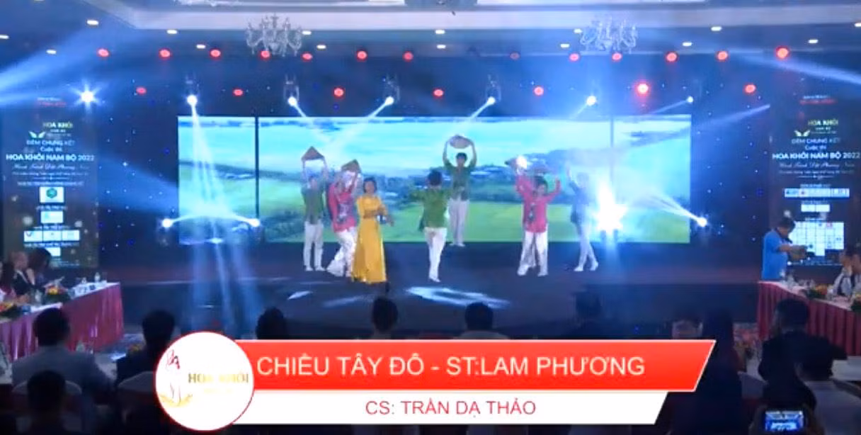Thời điểm diễn ra chương trình, MC đã giới thiệu bài hát Chiều Tây Đô nhưng chưa biểu diễn.