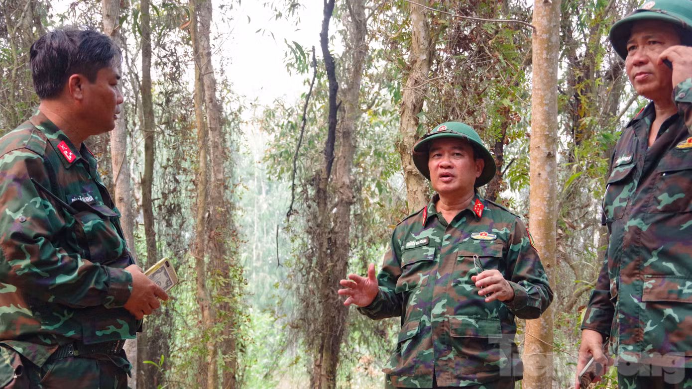 Đại tá Nguyễn Văn Ngành, Chỉ huy trưởng Bộ CHQS tỉnh Kiên Giang trực tiếp đến hiện trường nắm tình hình và chỉ đạo các lực lượng tổ chức nhiều biện pháp để dập lửa, ngăn đám cháy lây lan ra các khu vực khác.