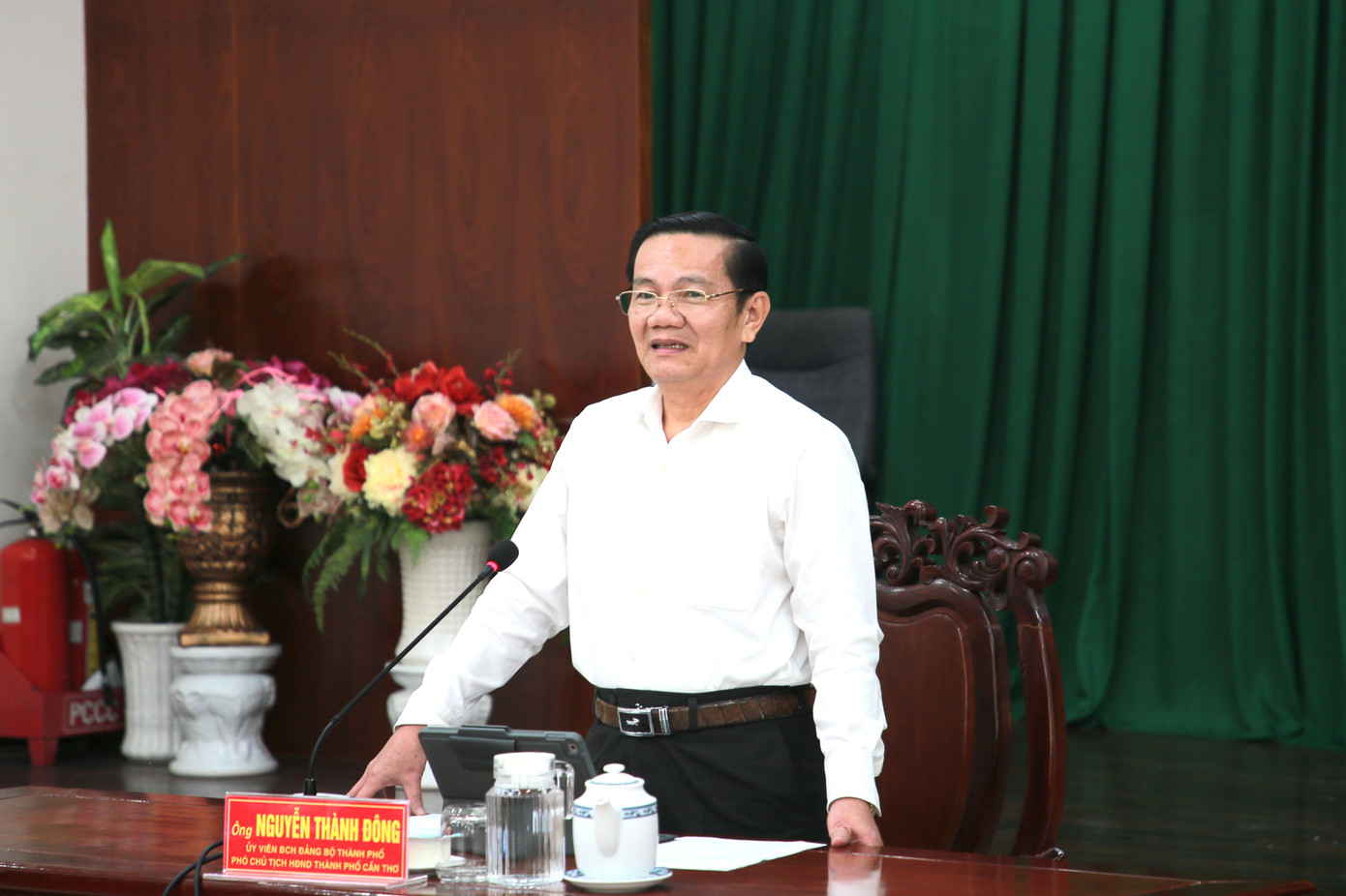 Ông Nguyễn Thành Đông - Phó Chủ tịch HĐND TP. Cần Thơ - thông tin với báo chí về kỳ họp thường lệ cuối năm 2023. Ảnh: Nhật Huy. Ông Nguyễn Thành Đông - Phó Chủ tịch HĐND TP. Cần Thơ - thông tin với báo chí về kỳ họp thường lệ cuối năm 2023. Ảnh: Nhật Huy.