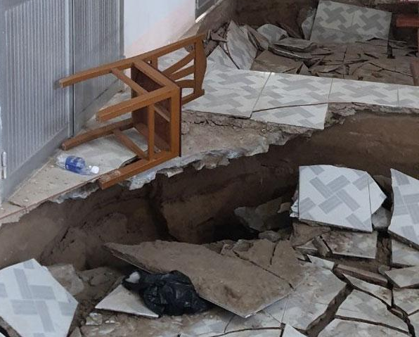 Hiện trường vụ sụt nền tại Trung tâm Y tế huyện Phước Long (Bạc Liêu).