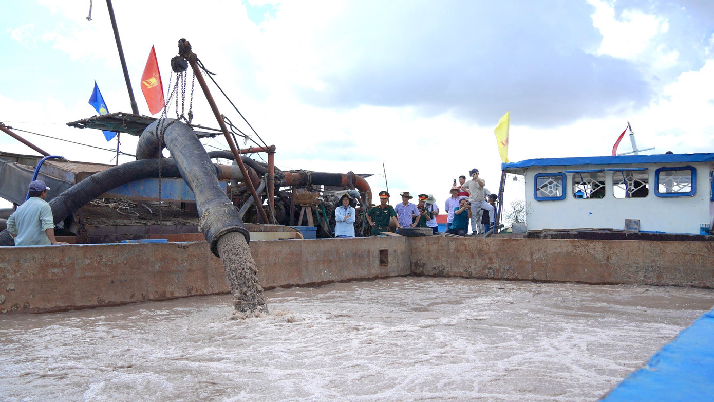 Mỏ cát MS05 nằm trên địa bàn xã An Thạnh 1 và xã An Thạnh Đông (huyện Cù Lao Dung) . Ảnh: P.V. Mỏ cát MS05 nằm trên địa bàn xã An Thạnh 1 và xã An Thạnh Đông (huyện Cù Lao Dung) . Ảnh: P.V.