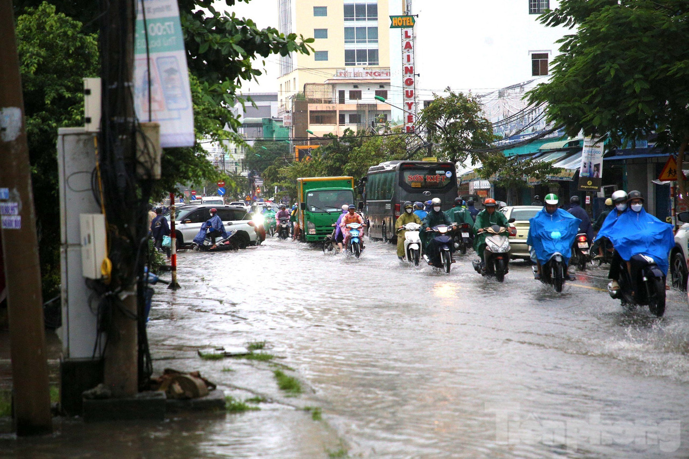 Đường Cách Mạng Tháng 8 ngập nặng trong đợt triều cường vừa qua. Đường Cách Mạng Tháng 8 ngập nặng trong đợt triều cường vừa qua.