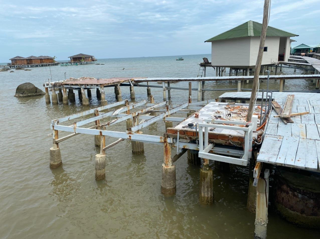 Việc ông Dũng tự nguyện tháo dỡ công trình xây dựng trái phép, là quá chậm, không đúng tiến độ. Việc ông Dũng tự nguyện tháo dỡ công trình xây dựng trái phép, là quá chậm, không đúng tiến độ.