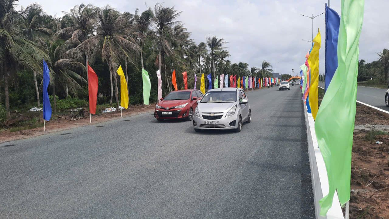 Tuyến đường này hoàn thành vượt tiến độ 4 tháng. Ảnh: P.V.