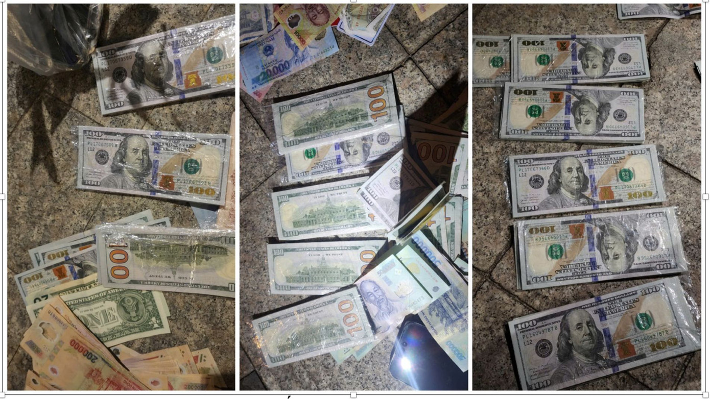 Tang vật công an thu giữ trên người các đối tượng. Tang vật công an thu giữ trên người các đối tượng.