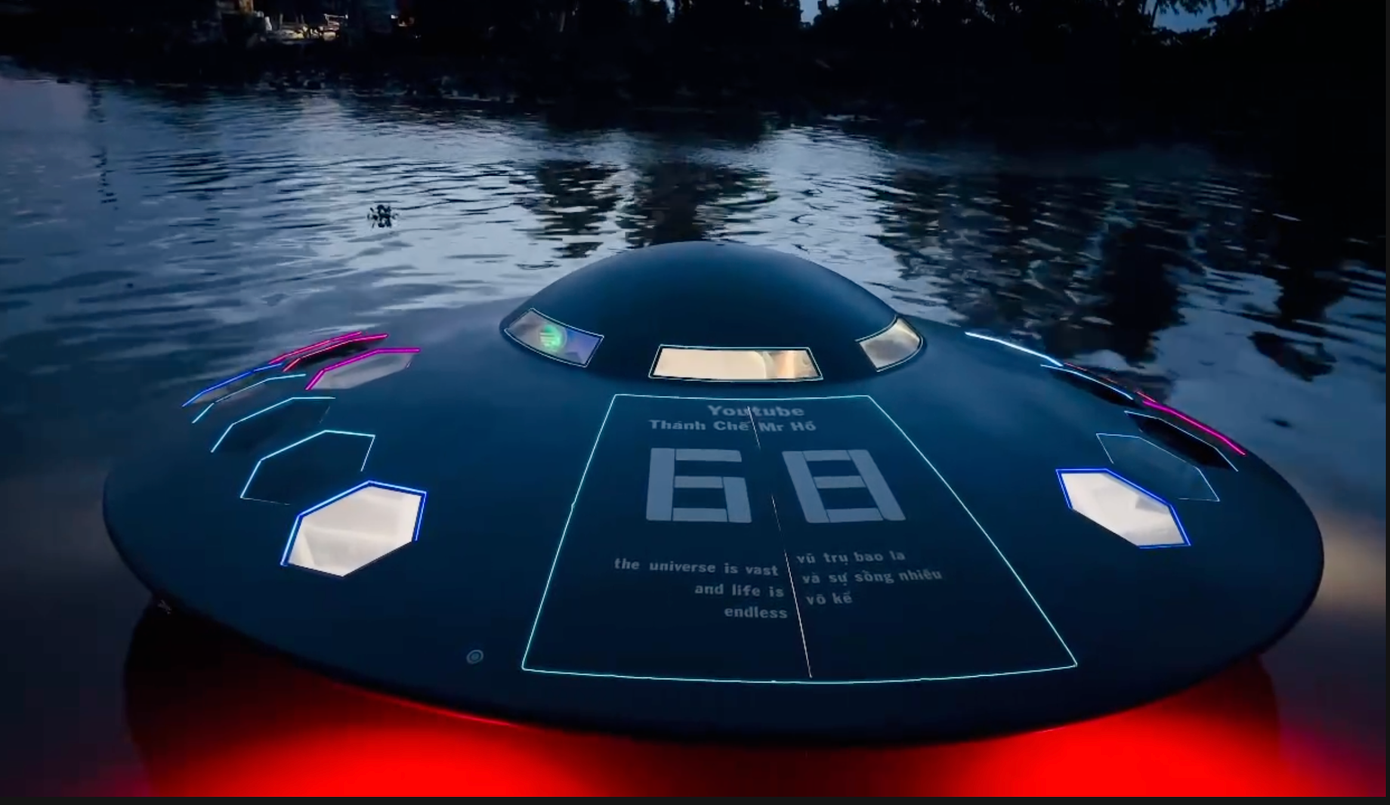 "Đĩa bay" được trang bị hệ thống đèn. Ảnh: NVCC.