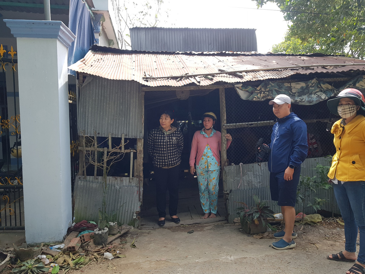 Căn nhà nơi cháu bé sinh sống.