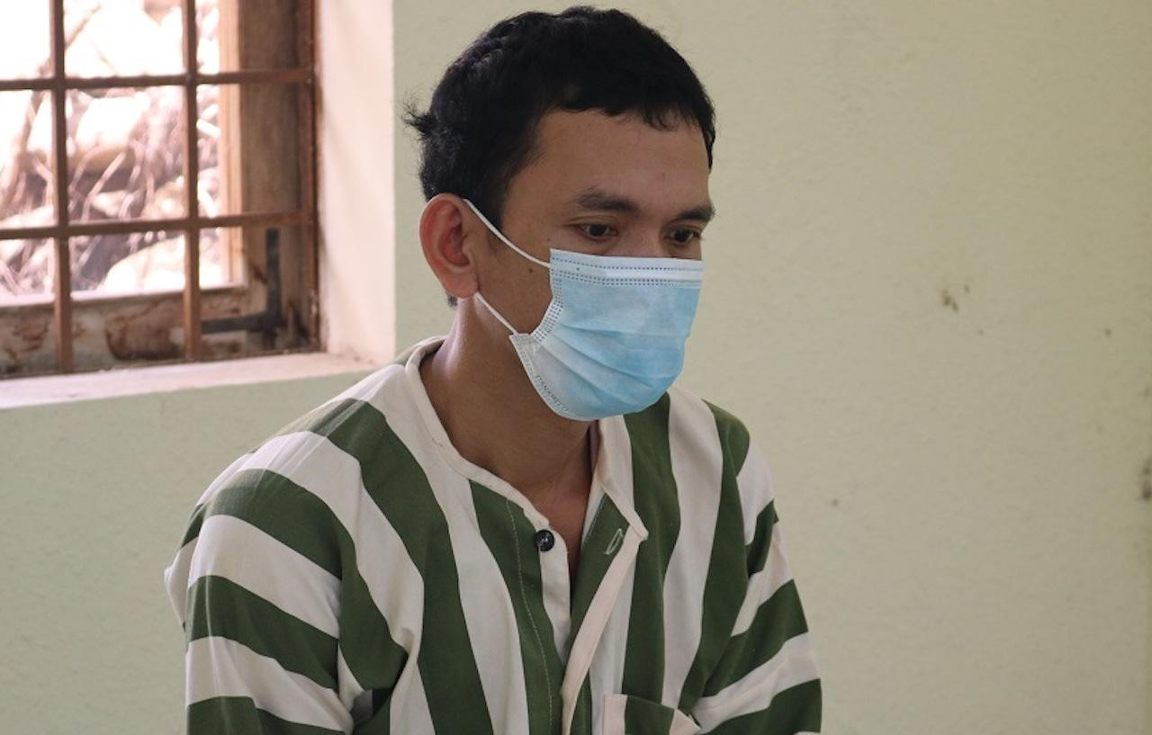 Thạch Trung Hiếu tại cơ quan công an. Ảnh: CA.