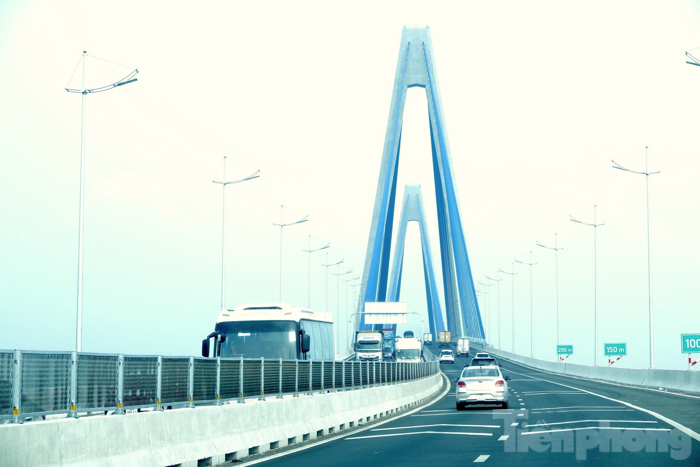 Cầu Mỹ Thuận 2 - giao thông thông thoáng cả hai hướng.