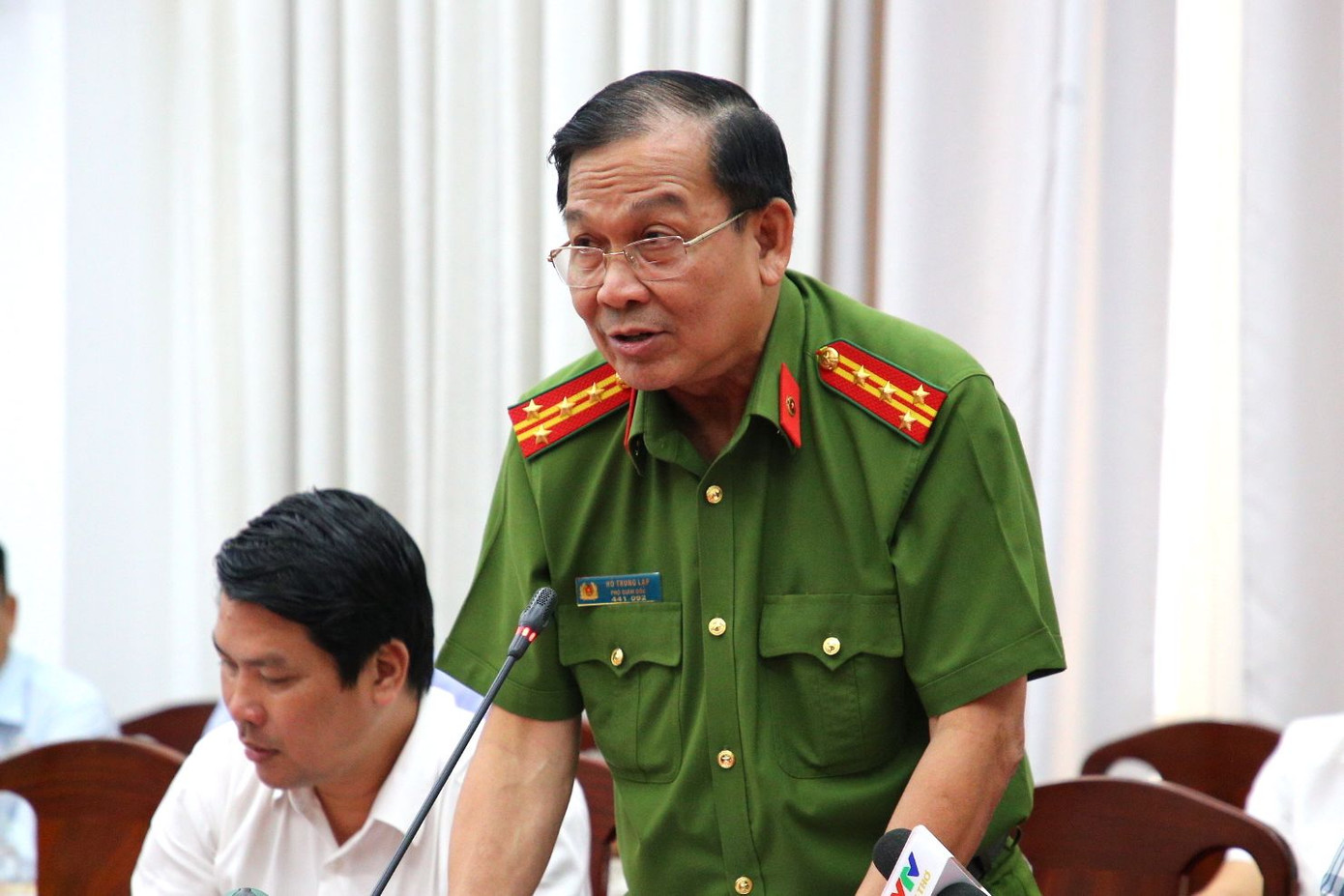 Đại tá Hồ Trung Lập - Phó Giám đốc đốc Công an thành phố Cần Thơ thông tin về vụ việc tại buổi họp cơ quan báo đài định kỳ quý 1/2023. Ảnh: Nhật Huy. Đại tá Hồ Trung Lập - Phó Giám đốc đốc Công an thành phố Cần Thơ thông tin về vụ việc tại buổi họp cơ quan báo đài định kỳ quý 1/2023. Ảnh: Nhật Huy.