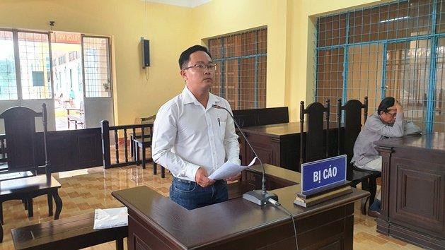 Anh Sang tại phiên toà xét xử về tội “Cố ý làm hư hỏng tài sản”.