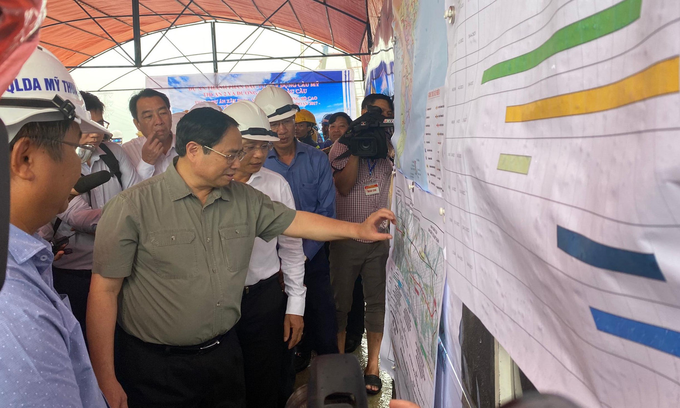 Ông Đinh Công Minh, Giám đốc Ban QLDA 7 cho biết, hiện nay dự án đang tập trung cao độ để thi công. Dự kiến đến tháng 10/2023 sẽ hợp long cầu và hoàn thiện các công tác khác đến 31/12/2023.