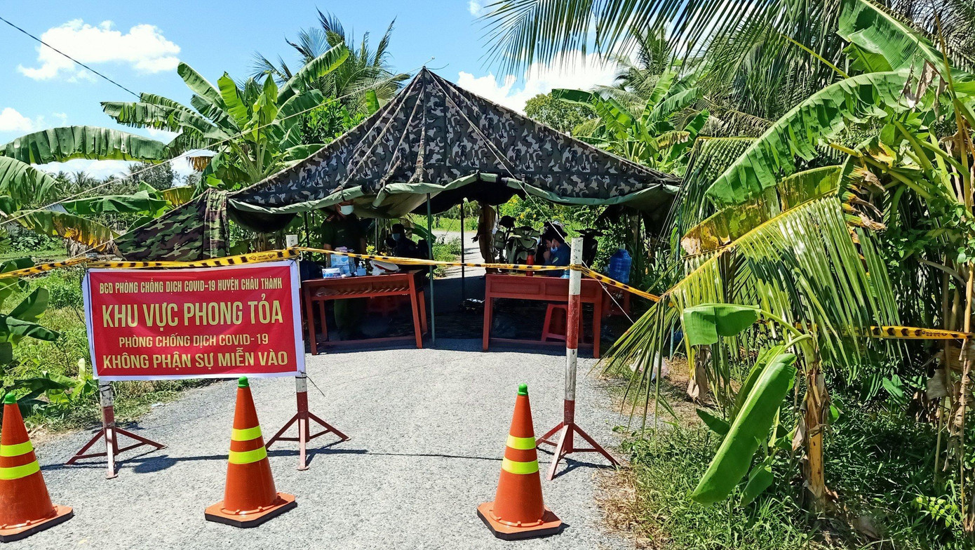 Khu vực phong tỏa tại huyện Châu Thành, tỉnh Trà Vinh. Ảnh: T.L