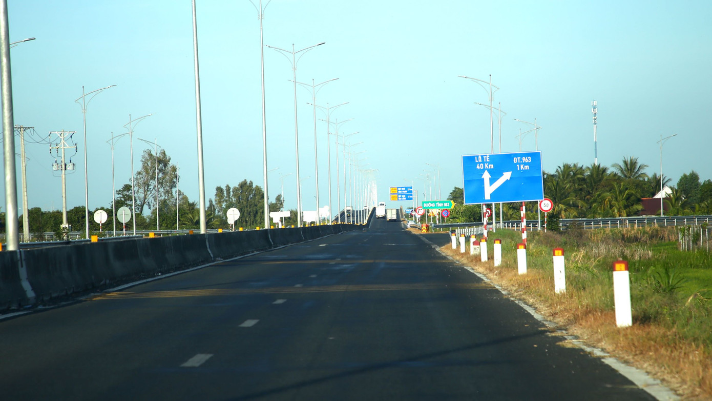 Theo kế hoạch được Bộ GTVT chấp thuận, dự kiến khởi công dự án đầu tư nâng cấp mặt đường tuyến Lộ Tẻ - Rạch Sỏi trong quý 1/2024. Tuy nhiên, tiến độ triển khai, thực hiện dự án rất chậm; đến nay Ban QLDA Mỹ Thuận chưa trình cơ quan chuyên môn về xây dựng thẩm định hồ sơ thiết kế bản vẽ thi công, dự toán của dự án theo quy định.