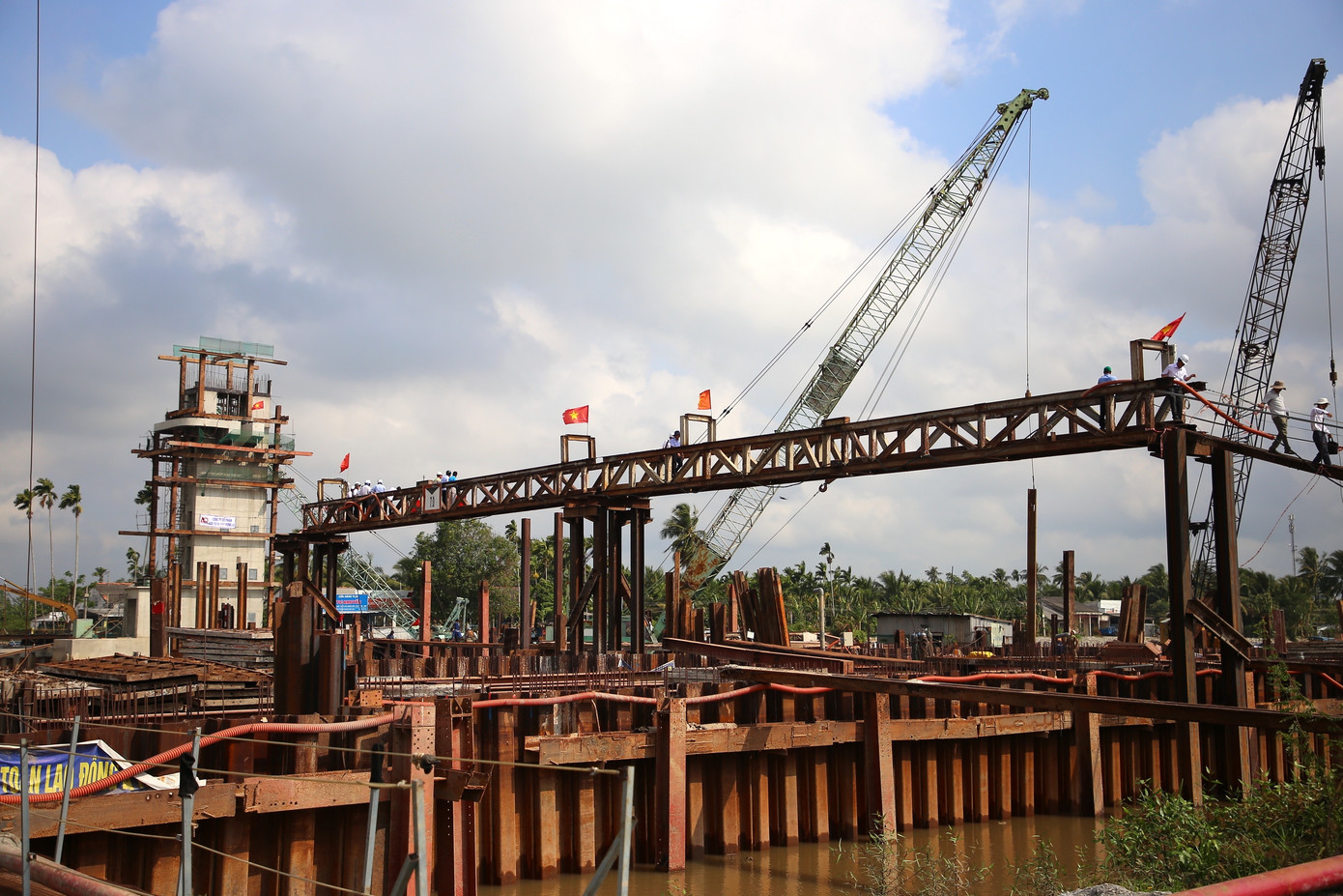 Cống âu Rạch Mọp sẽ vận hành cuối năm 2024 để ngăn mặn.