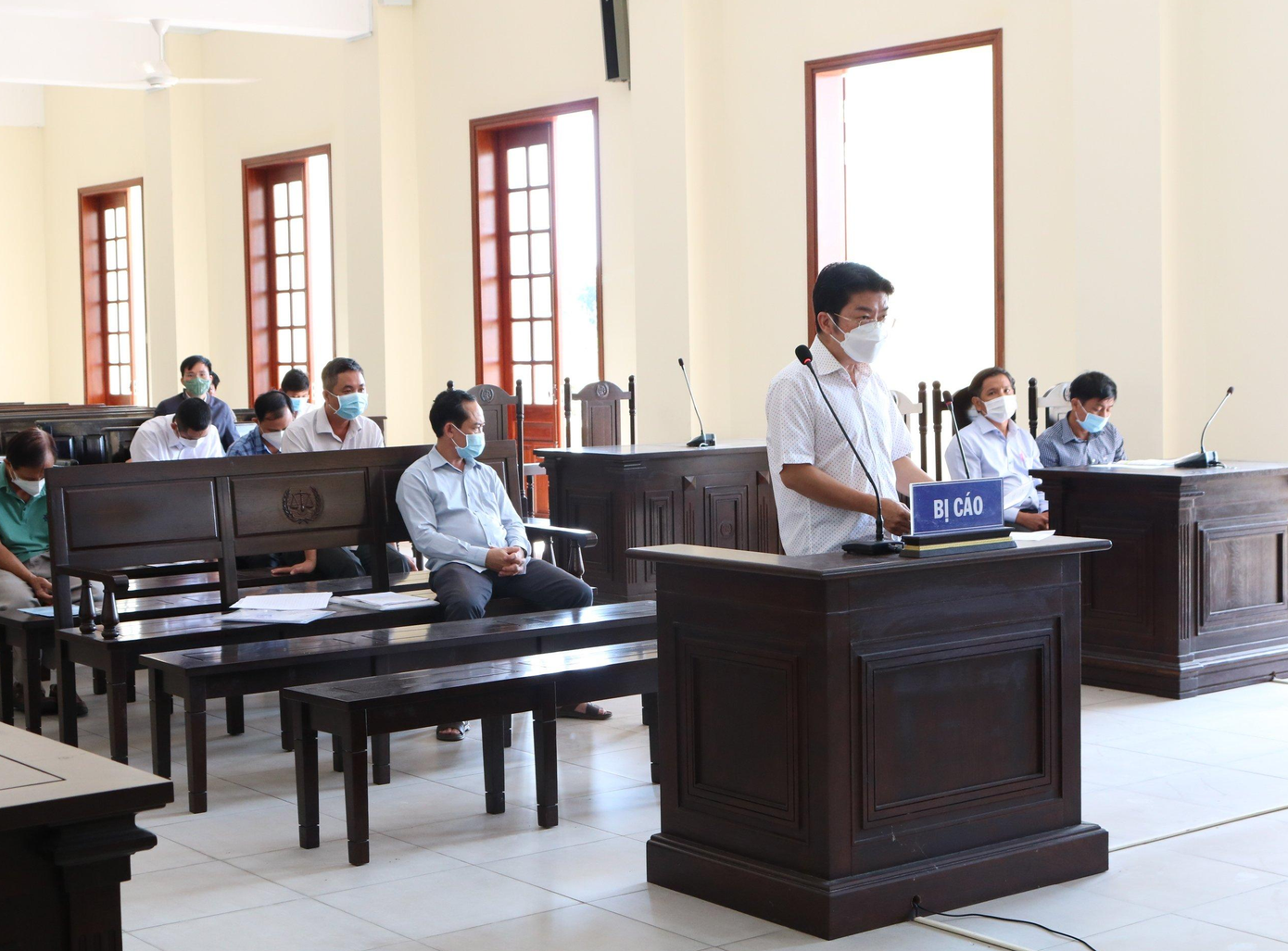 Các bị cáo tại phiên toà. Các bị cáo tại phiên toà.