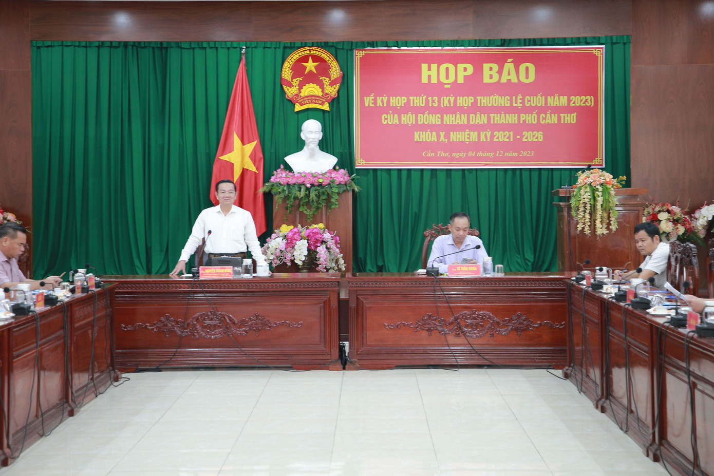 Quang cảnh buổi họp báo về Kỳ họp thứ 13 HĐND thành phố Cần Thơ. Ảnh: Nhật Huy. Quang cảnh buổi họp báo về Kỳ họp thứ 13 HĐND thành phố Cần Thơ. Ảnh: Nhật Huy.