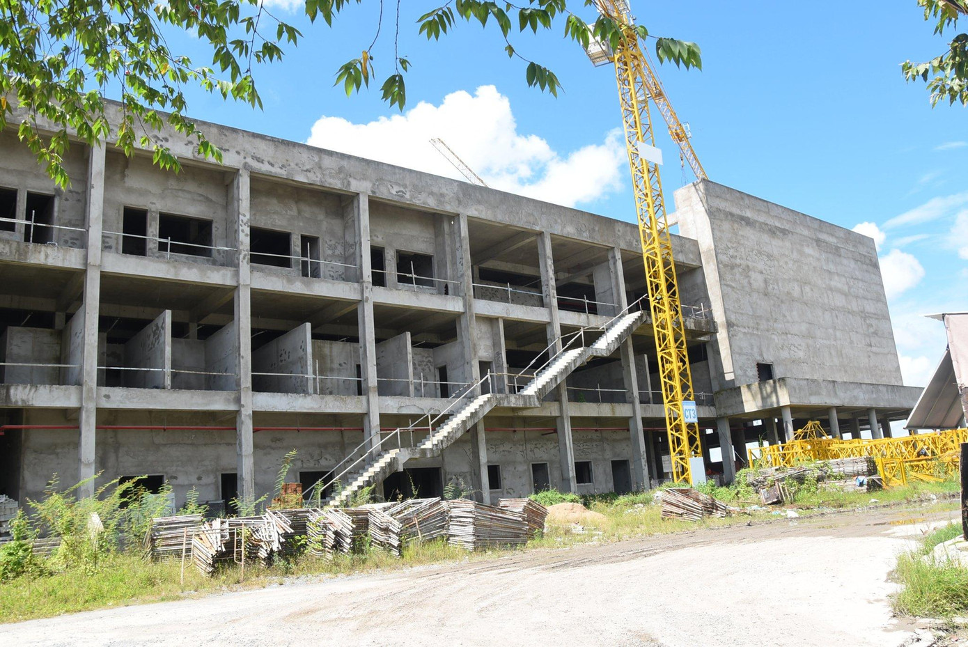Công trình Bệnh viện Ung Bướu Cần Thơ xây nhiều năm chưa xong.