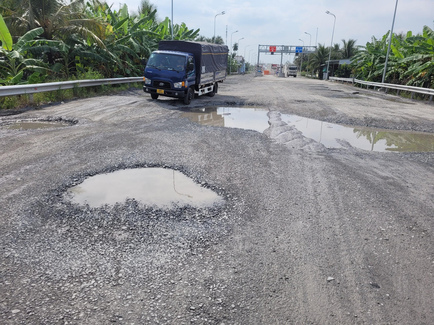 Trước tình hình trên, Ban An toàn giao thông tỉnh Tiền Giang có văn bản gửi Tổng cục Đường bộ sớm sửa chữa các chỗ xuống cấp của tuyến tránh.