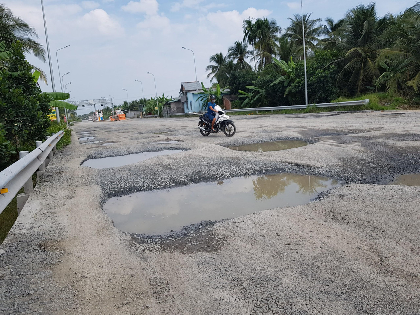 Sau đó, Tổng cục Đường bộ Việt Nam có công văn yêu cầu Công ty TNHH Đầu tư Quốc lộ 1 Tiền Giang (nhà đầu tư tuyến tránh thị xã Cai Lậy) nghiêm túc thực hiện quản lý, bảo trì, xử lý dứt điểm các hư hỏng, tồn tại thuộc phạm vi dự án có nguy cơ gây mất an toàn giao thông.