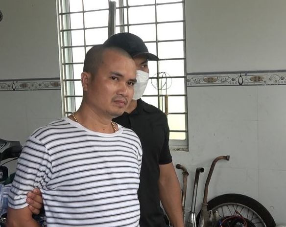 Phạm Ngọc Hội bị bắt giữ. Ảnh: Lê Hoài. Phạm Ngọc Hội bị bắt giữ. Ảnh: Lê Hoài.