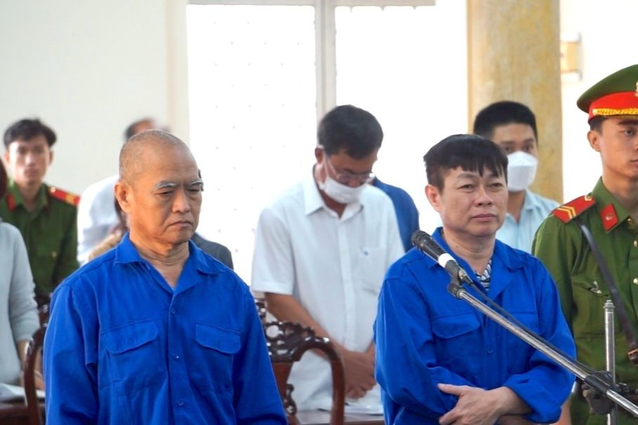 Các bị cáo lập chứng từ khống lừa đảo 600 tỷ đồng của ngân hàng.