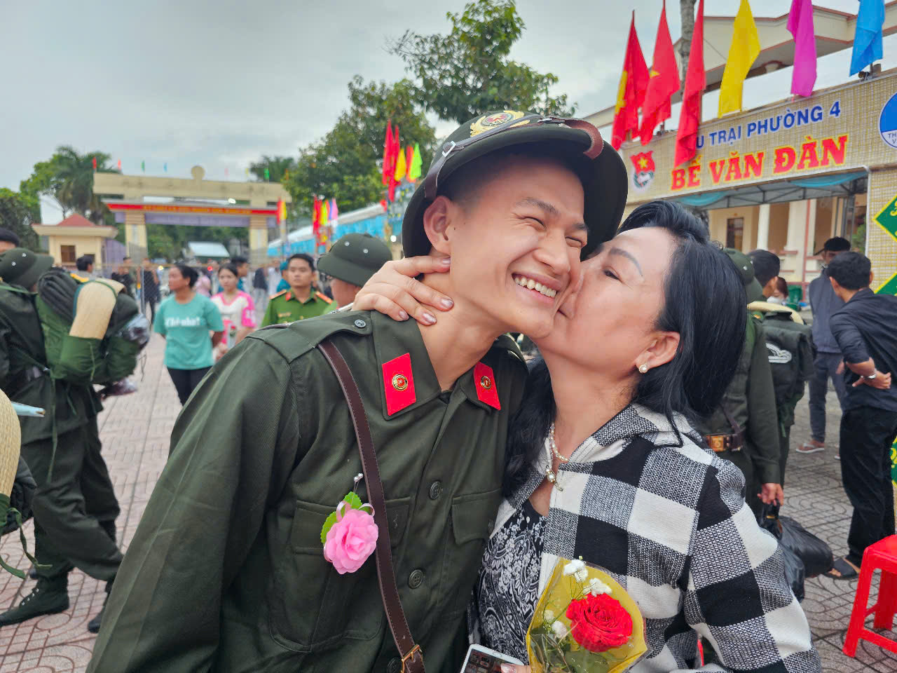 Cảm xúc trong trong buổi giao nhận quân tại Sóc Trăng.