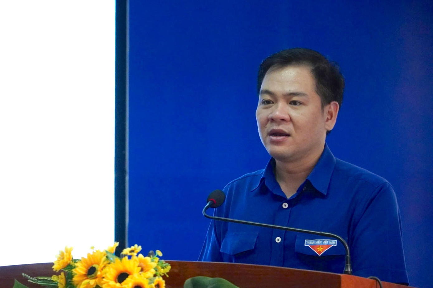 Bí thư Tỉnh Đoàn An Giang - anh Phan Duy Bằng phát biểu tại hội nghị. Bí thư Tỉnh Đoàn An Giang - anh Phan Duy Bằng phát biểu tại hội nghị.