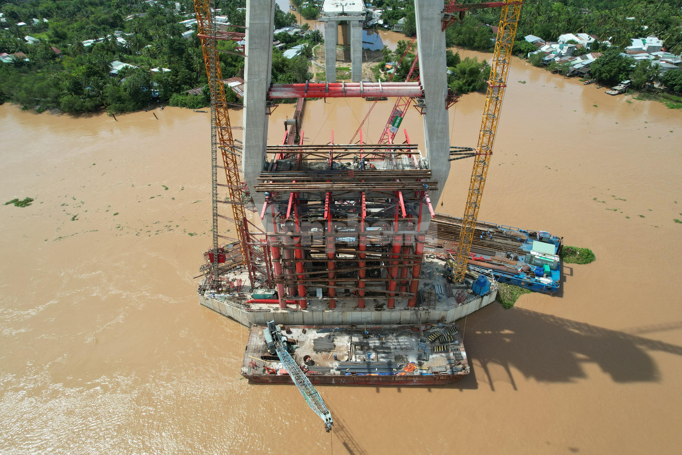 Việc đầu tư xây dựng cầu Mỹ Thuận 2 và đường dẫn 2 cầu sẽ giúp giảm áp lực giao thông cho quốc lộ 1, đồng thời kết nối các khu công nghiệp, đô thị và các trung tâm kinh tế trọng điểm, các đầu mối giao thông quan trọng như TP.HCM, TP Mỹ Tho, TP. Vĩnh Long và Cần Thơ…