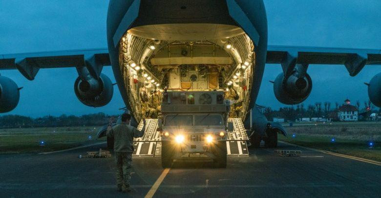 Lính Mỹ được Tổng thống Joe Biden cử đến để tiếp viện cho các đồng minh ở Châu Âu đã tới Đức. Ảnh: Twitter Lính Mỹ được Tổng thống Joe Biden cử đến để tiếp viện cho các đồng minh ở Châu Âu đã tới Đức. Ảnh: Twitter