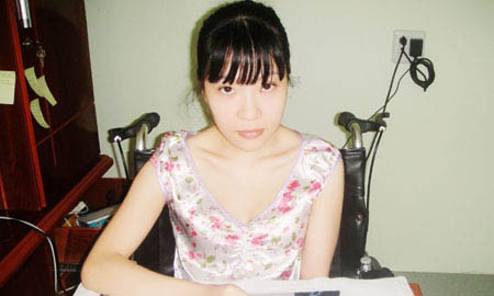 Ngoài thời gian viết, Hàn Băng Vũ còn thêu tranh(Ảnh: Nhân vật cung cấp)