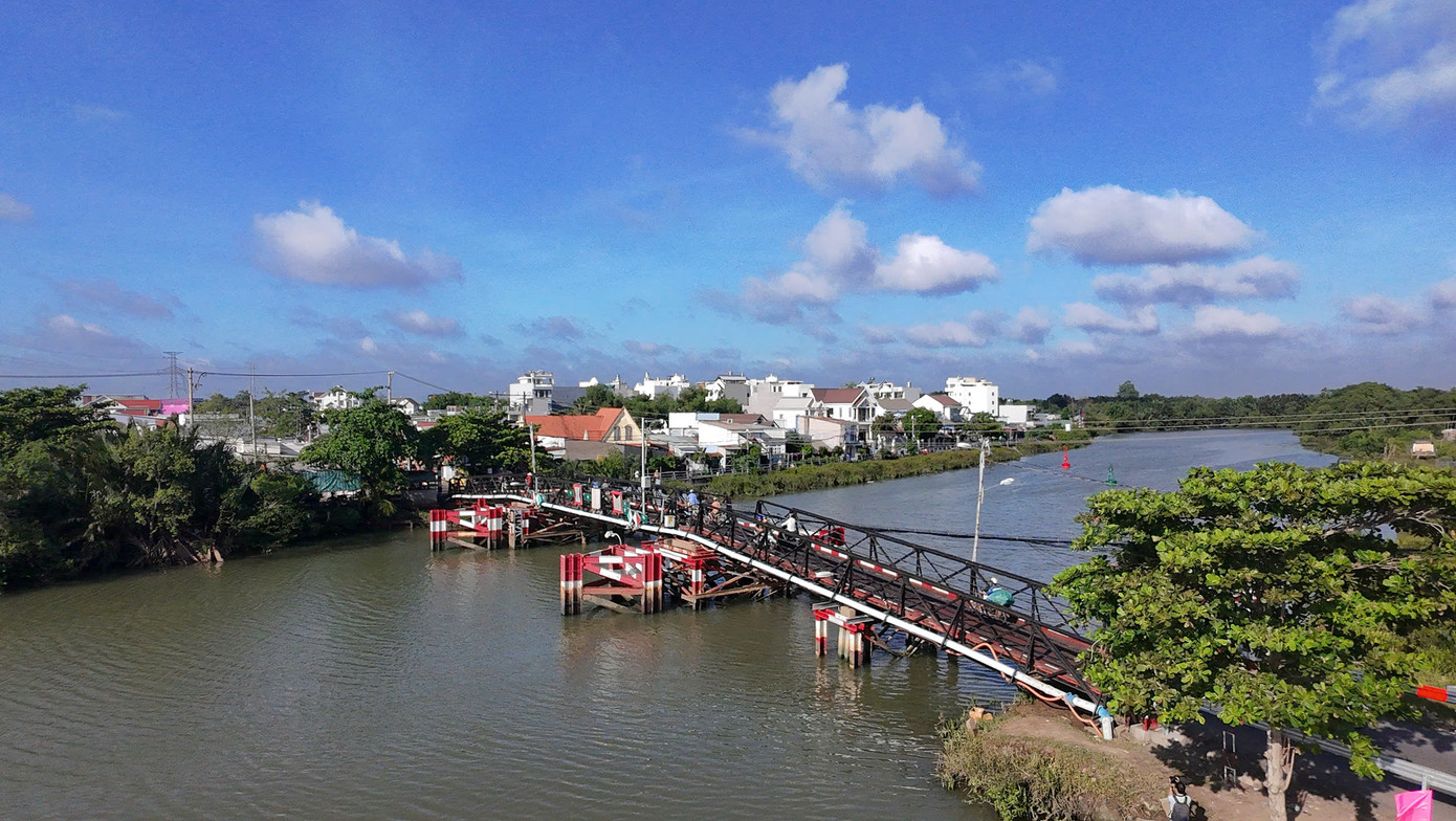 Cầu sắt Rạch Tôm hiện hữu. Ảnh: Hữu Huy Cầu sắt Rạch Tôm hiện hữu. Ảnh: Hữu Huy
