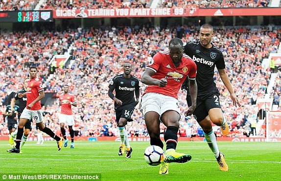 Thắng West Ham '4 sao', M.U lên ngôi đầu bảng ảnh 10